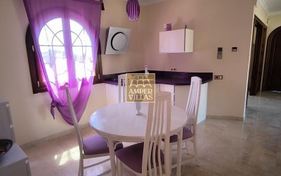 Fantástica villa con gran parcela, con privacidad y vistas al mar.